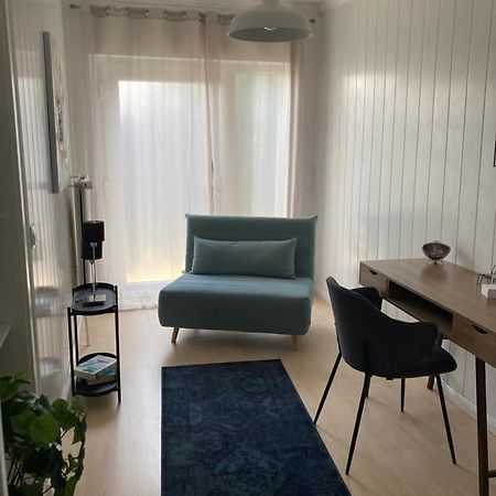 タウヌスシュタインAmselweg Am Waldrand Gelegen Netflix Eigener Carport Uvmアパートメント エクステリア 写真